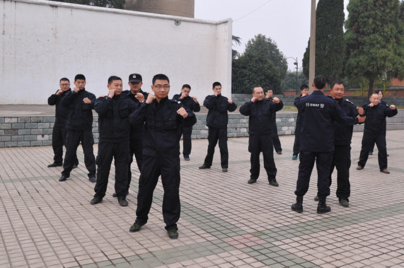 图三  法警擒敌拳教习现场.jpg
